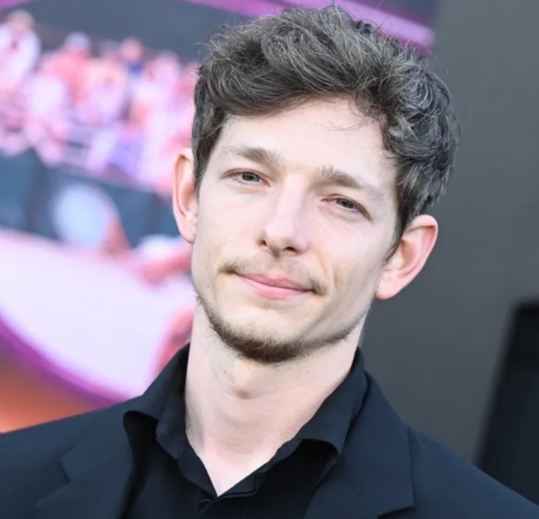 Mike Faist Wife, Age, Height, Weight, Net Worth, Career, And More