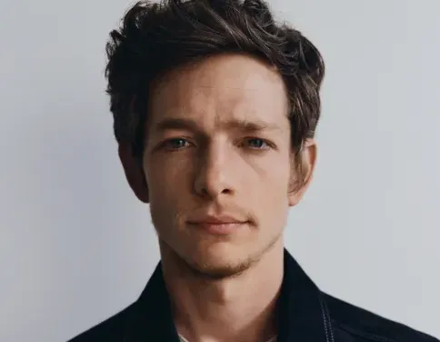 Mike Faist Wife, Age, Height, Weight, Net Worth, Career, And More