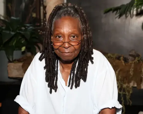 Whoopi Goldberg Age, Height, Weight, Net Worth, Career, And More