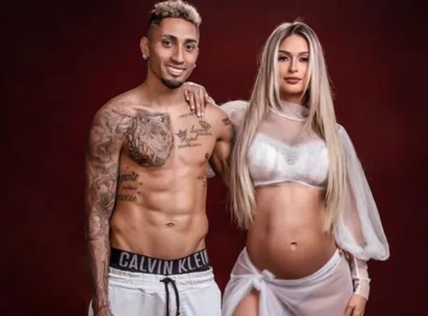 Raphinha's Wife, Age, Height, Weight, Net Worth, Career, And More
