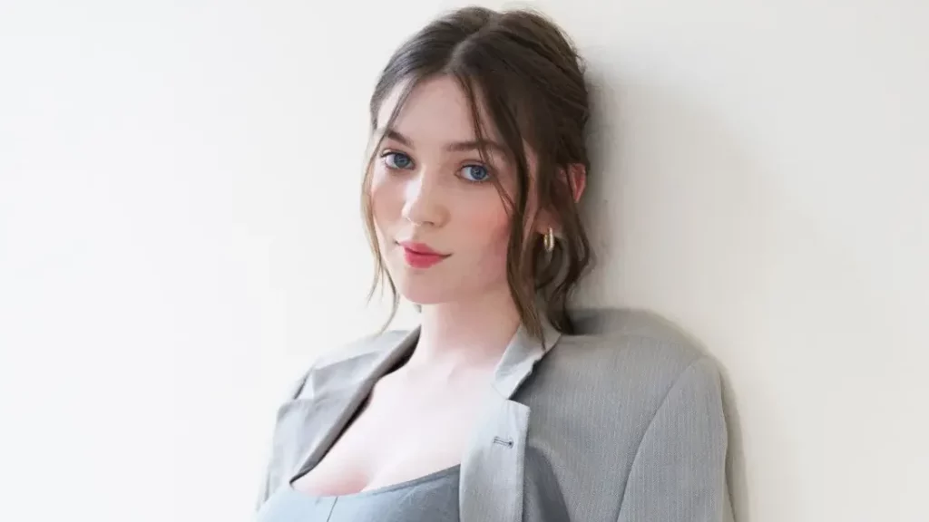 Alexa Swinton Age, Height, Weight, Net Worth, Career And Full Bio
