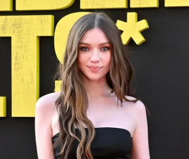Alexa Swinton Age, Height, Weight, Net Worth, Career And Full Bio
