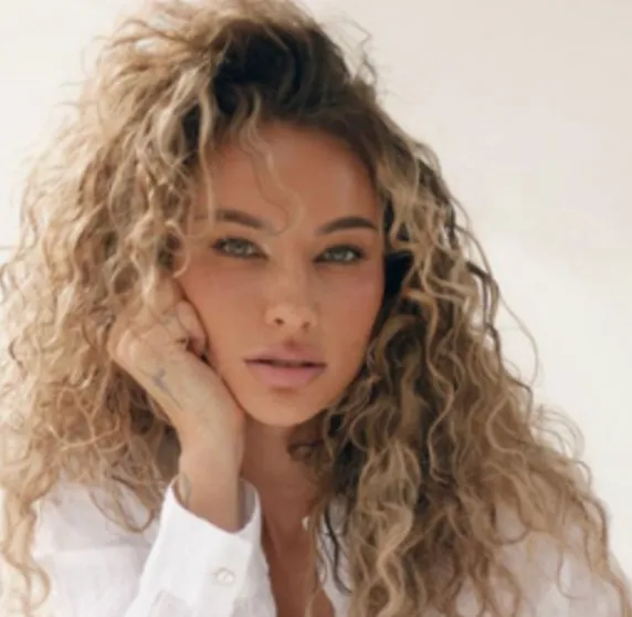 Lauren Wood Age Everything You Need to Know