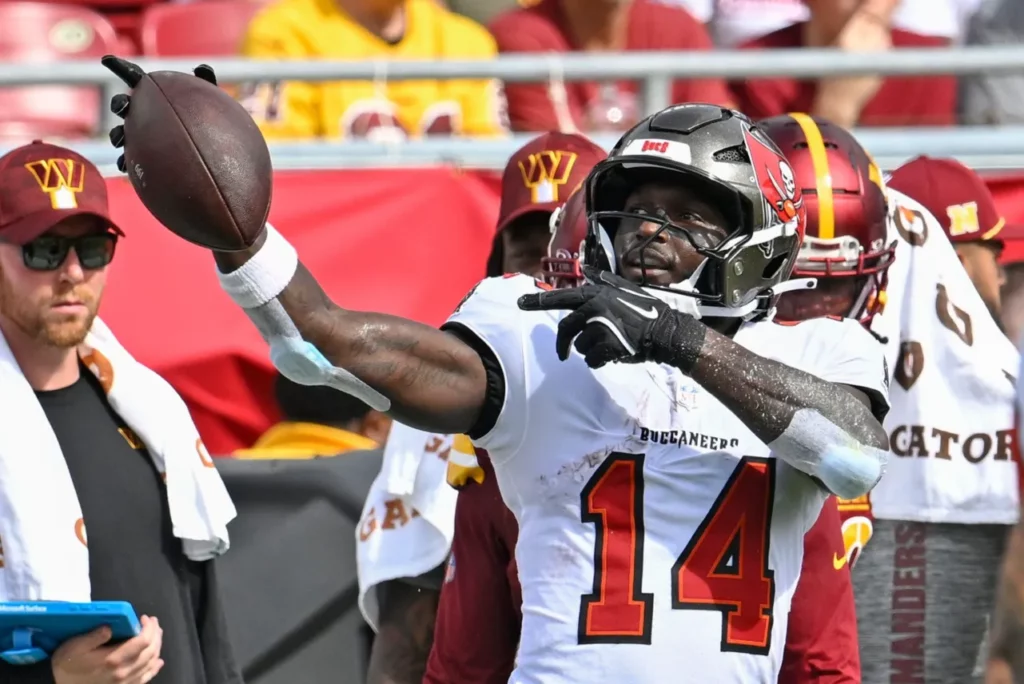 Chris Godwin's Wife, Age, Height, Weight, Net Worth, Career, And Full Bio In 2025