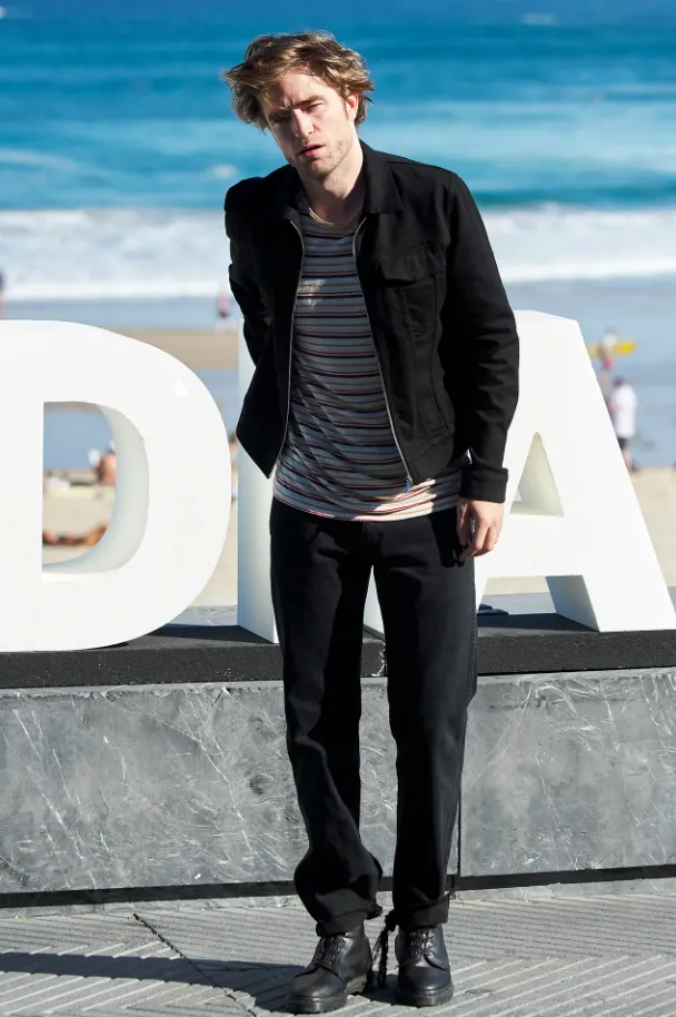 Robert Pattinson Height, Weight, Age, Net Worth, Career, And Full Bio In 2025