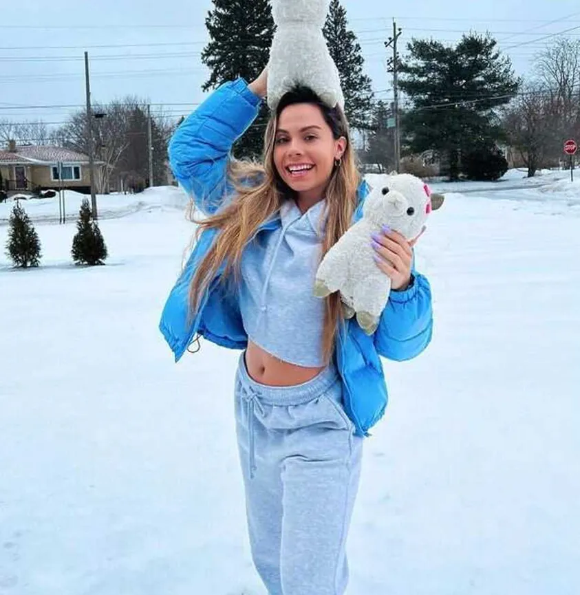 The Real Age and Inspiring Journey of Amyywoahh — TikTok Star, Entrepreneur & Influencer