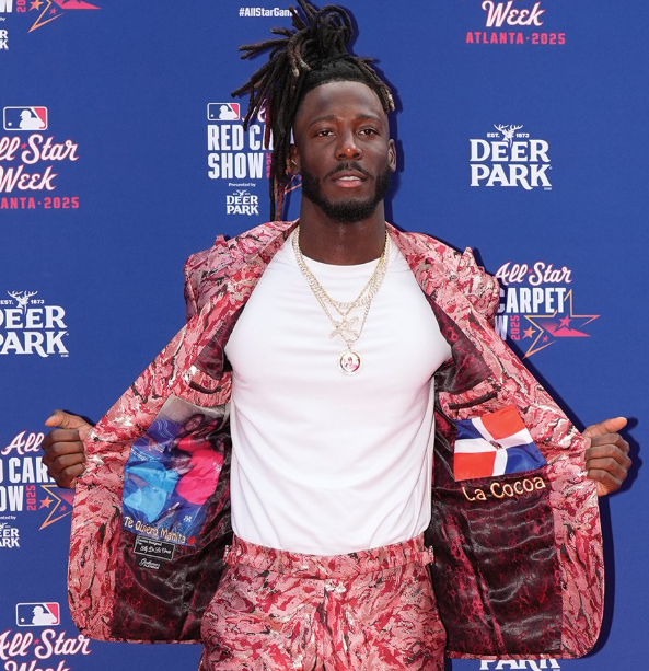 Elly De La Cruz Girlfriend: Revealing His Mystery Love Life