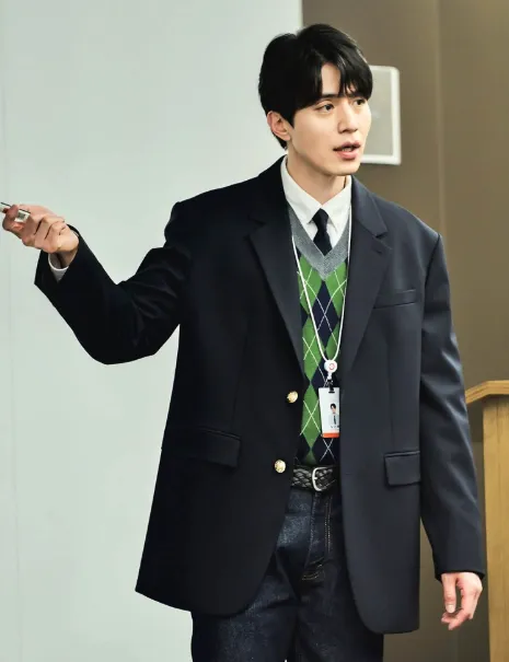 Lee Dong-wook Wife, Age, Career, Net Worth & Complete Biography (2026 Update)