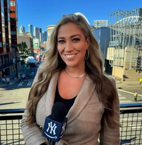 Meredith Marakovits Partner, Age, Net Worth, Height, Career, and Personal Life