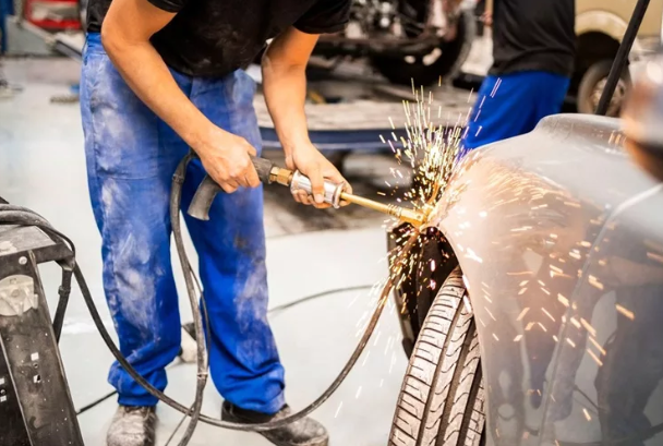 Your Guide to Finding the Best Auto Body Shops After an Accident Your Guide to Finding the Best Auto Body Shops After an Accident